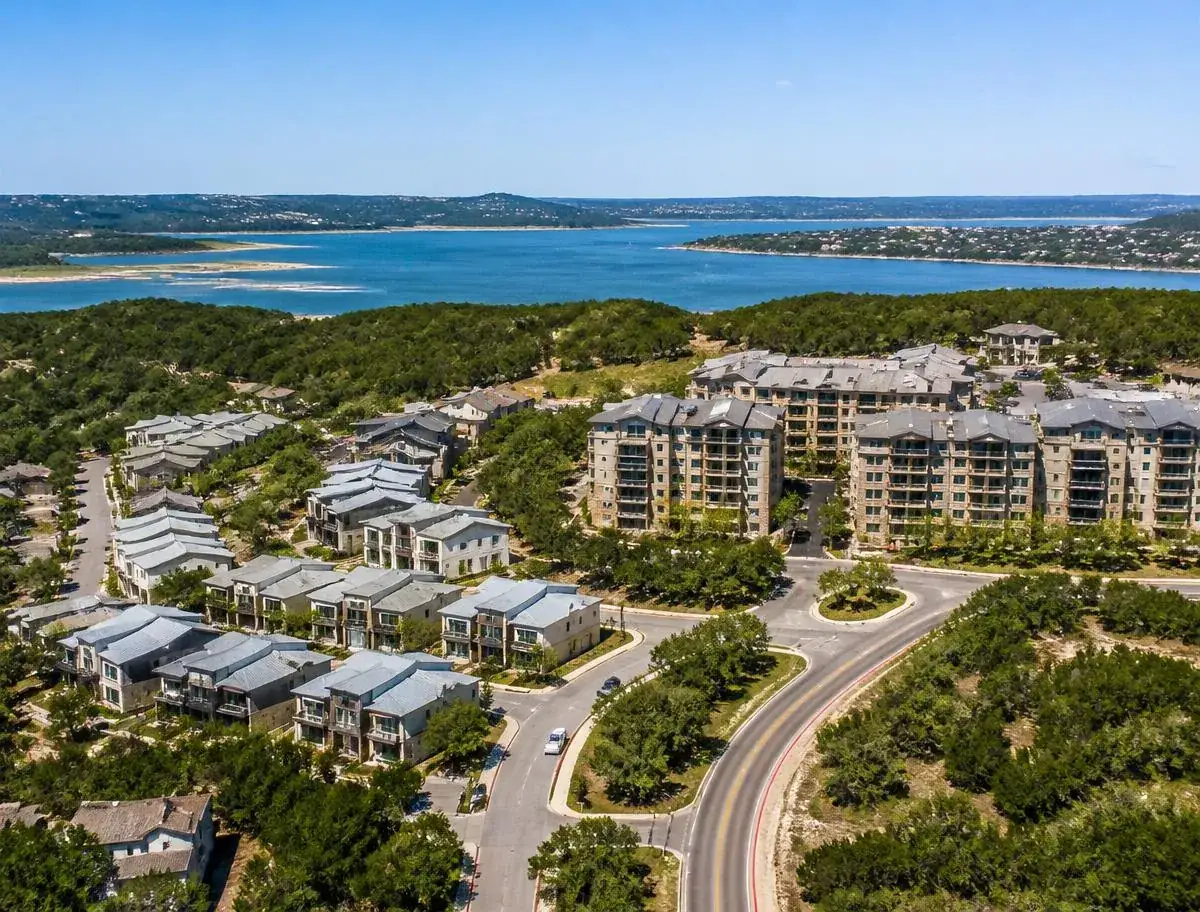 Lakeway neighborhood with modern apartments